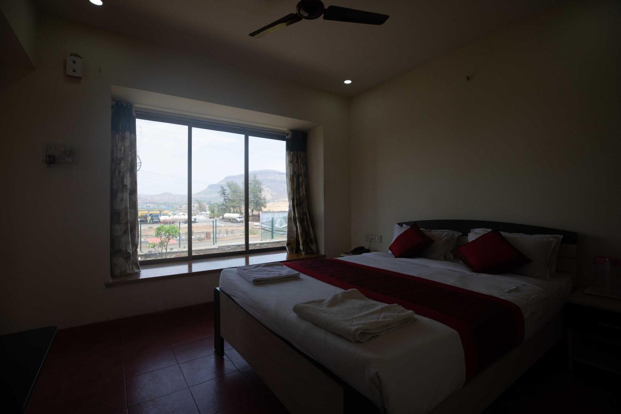 Vivaant Retreat And Conventions Hotel Igatpuri Exterior photo