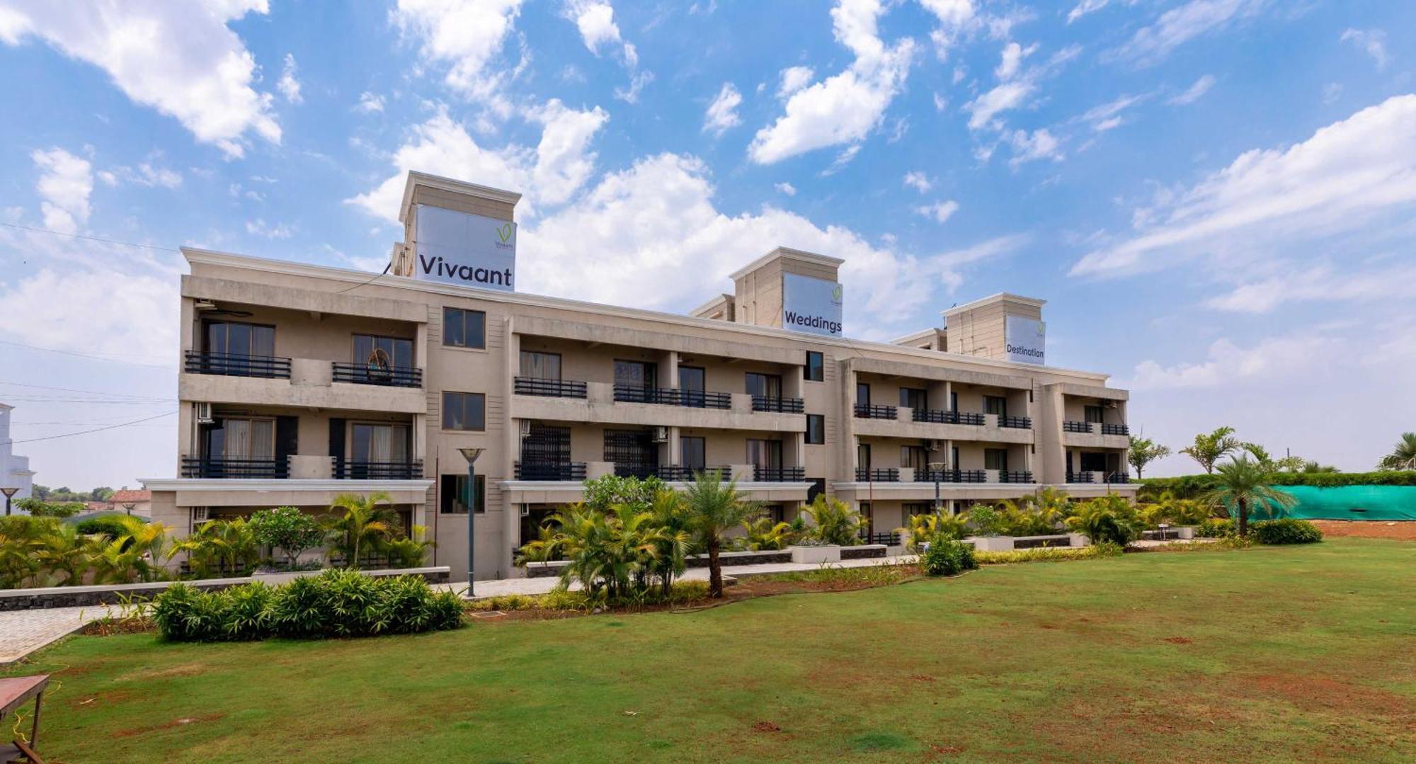 Vivaant Retreat And Conventions Hotel Igatpuri Exterior photo