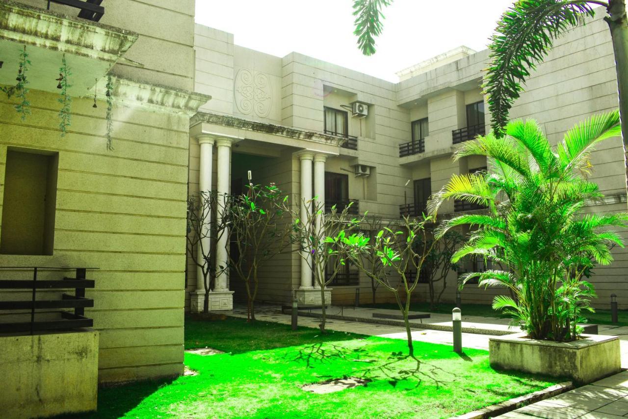 Vivaant Retreat And Conventions Hotel Igatpuri Exterior photo