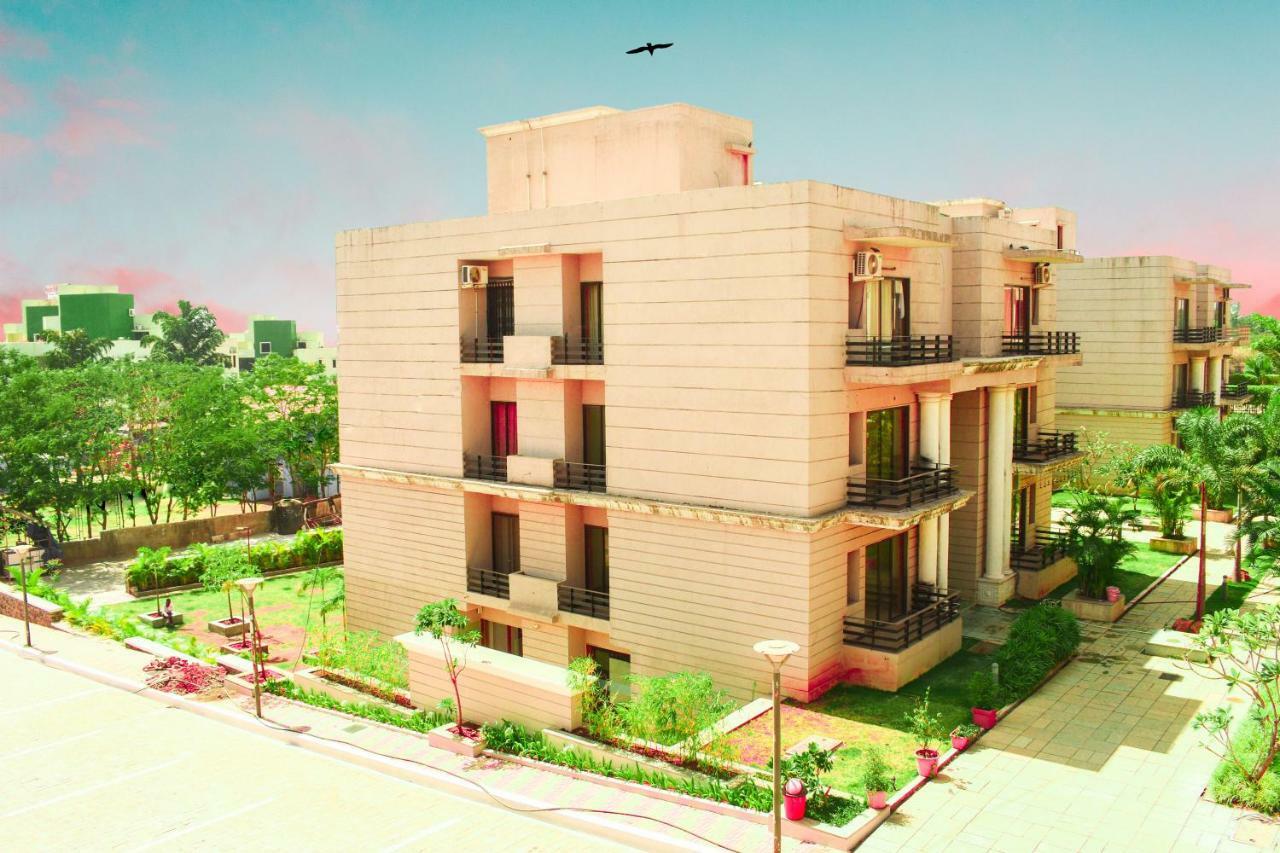 Vivaant Retreat And Conventions Hotel Igatpuri Exterior photo