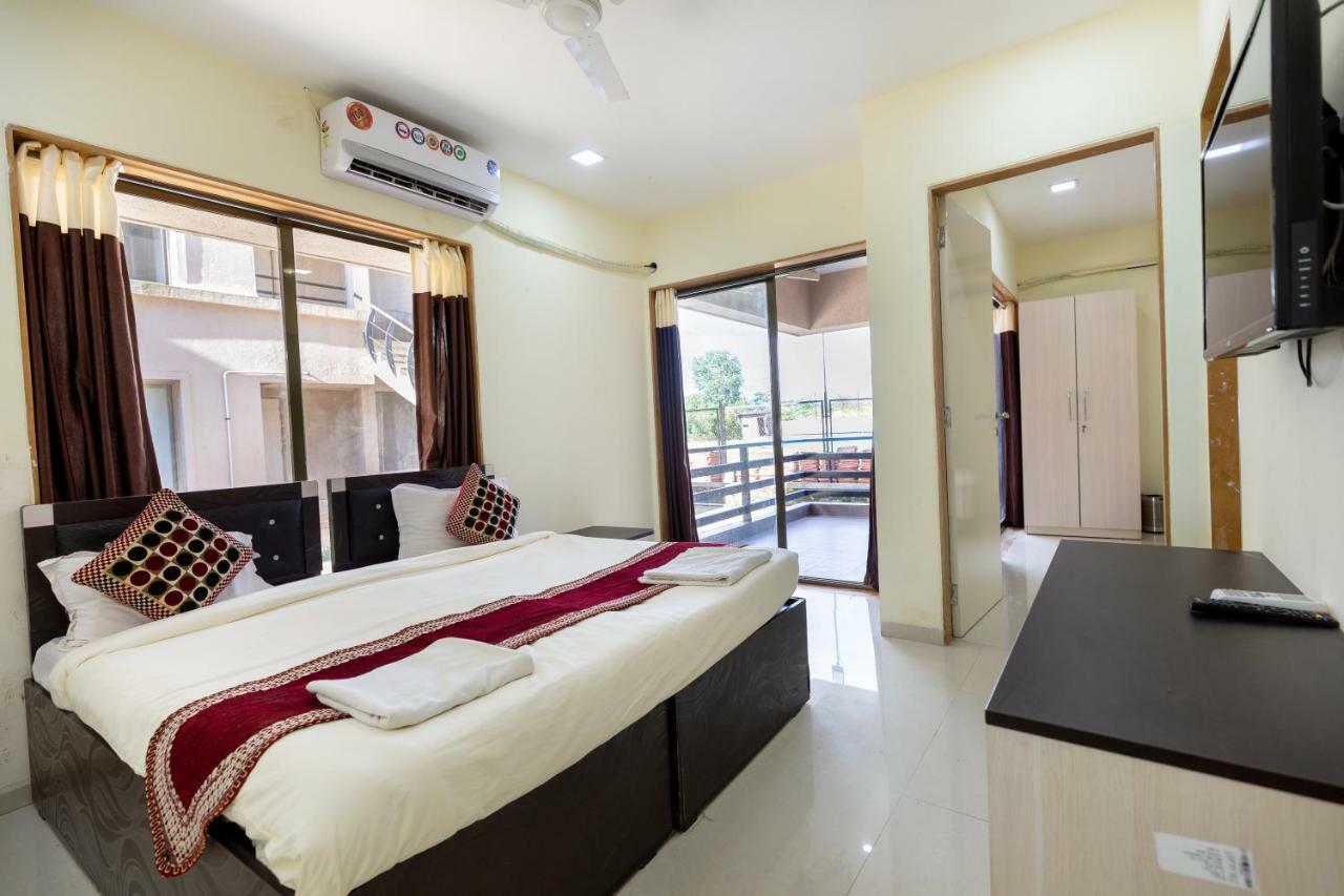 Vivaant Retreat And Conventions Hotel Igatpuri Exterior photo